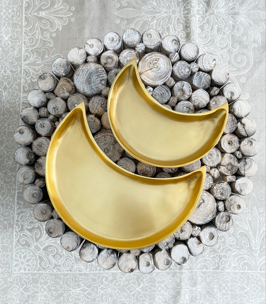 large and medium size Moonlight Platters used to enhance iftar table décor